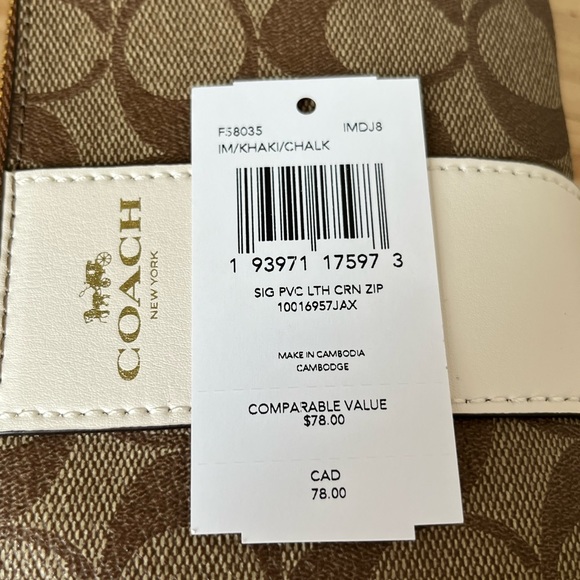 Coach wristlet🎈🎈 - Picture 4 of 6